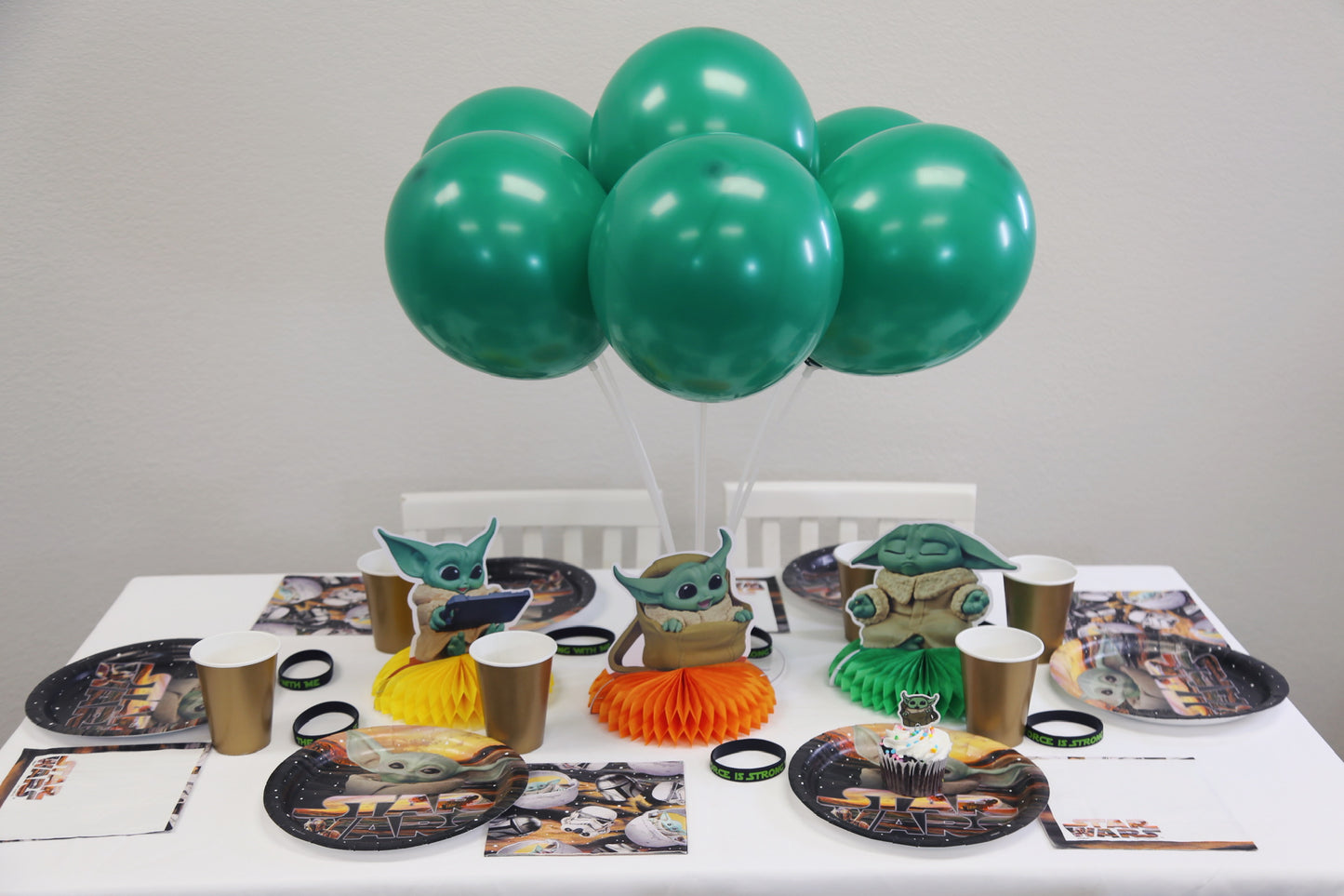 The Mandalorian/Baby Yoda Tabletop Kit