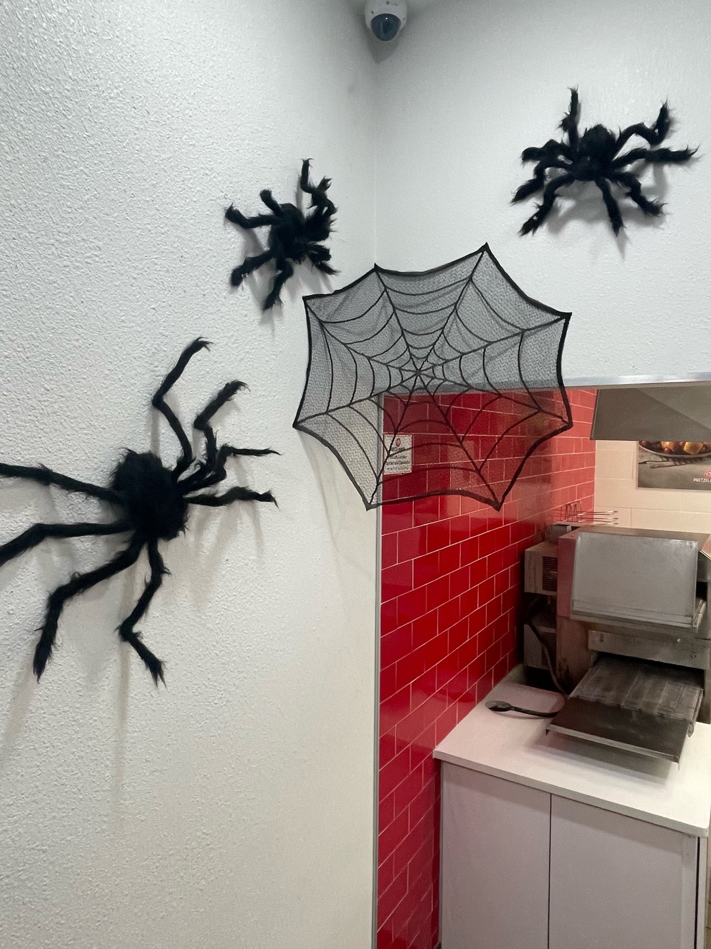Spiders Business Decor Kit